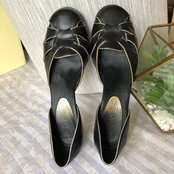 Aerosols leather black heels 2”
Size 6,5” - Picture 7 of 12